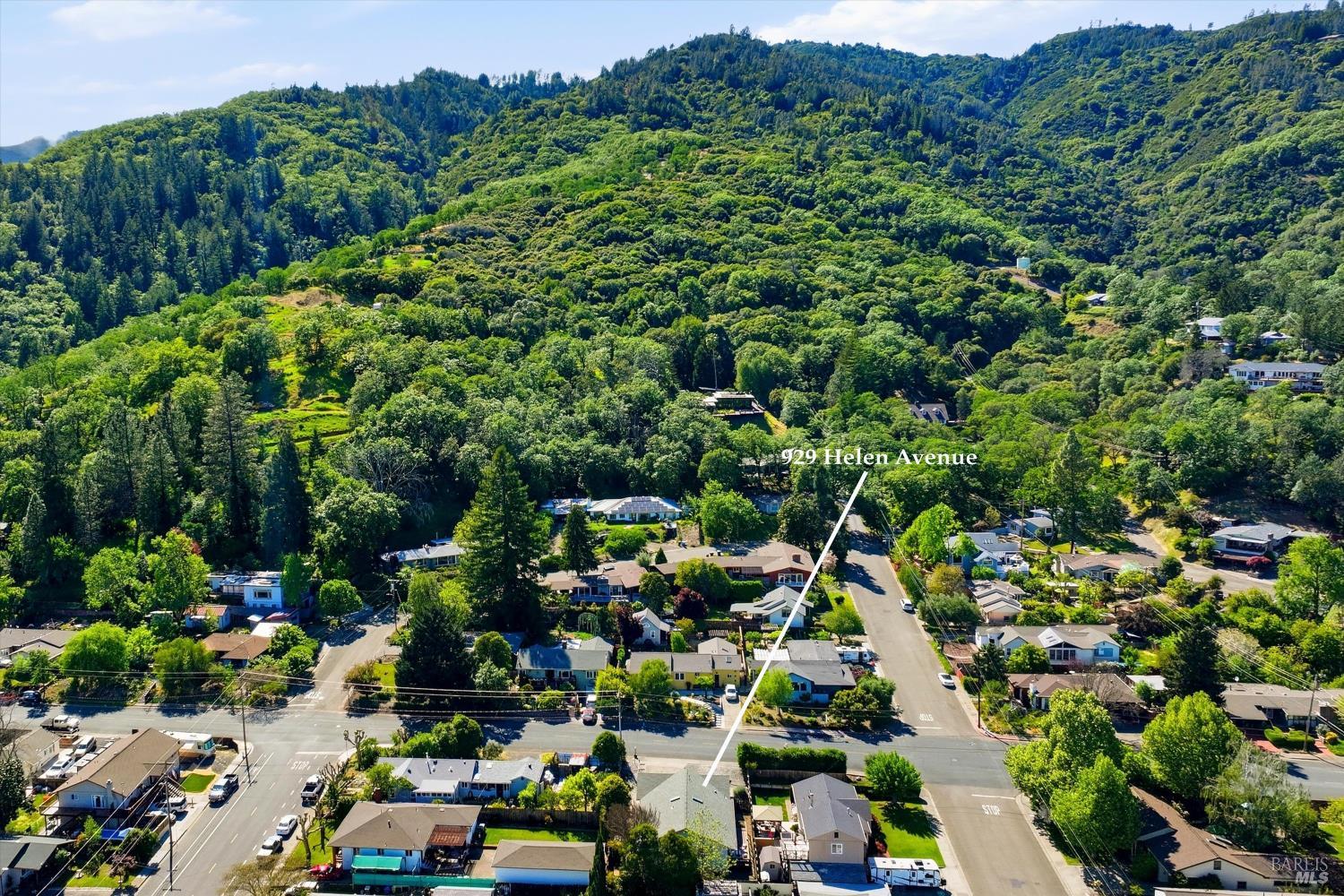 929 Helen Avenue Ukiah, CA 95482 - Photo 32 of 36 a view of a city