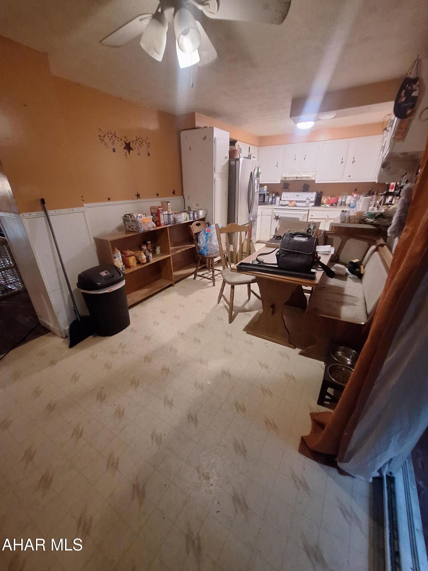 1071 Frankstown Road Altoona, PA 16601 - Photo 13 of 47