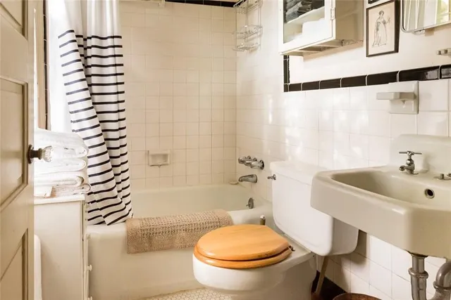 $3,200 | 1111 Bourbon Street, Unit REAR, New Orleans, LA 70116