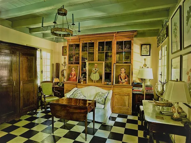 $3,200 | 1111 Bourbon Street, Unit REAR, New Orleans, LA 70116