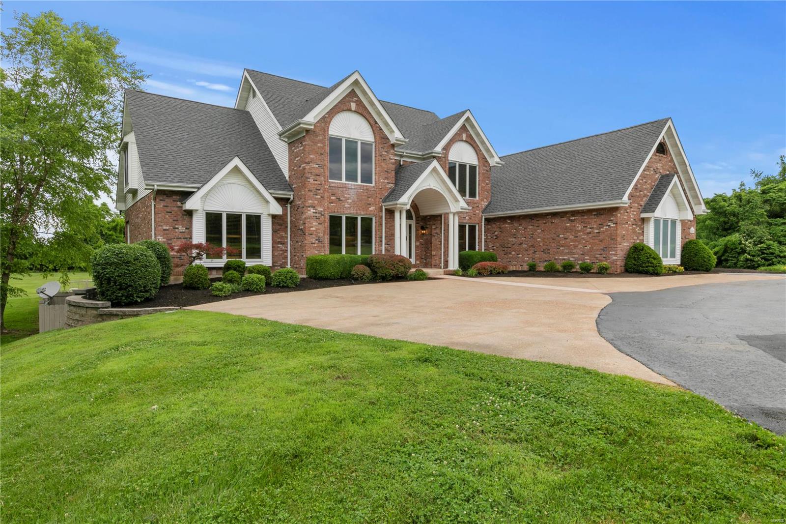 226 Fick Farm Road Chesterfield, MO 63005 - Photo 3 of 77 Gallery Image 3