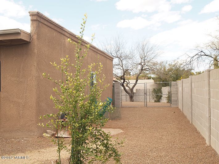 2055 West Rainbow Ridge Road Tucson, AZ 85745 - Photo 30 of 32
