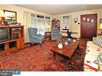10 McCloskey Road Flourtown, PA 19031 - Photo 3 of 12 Living Room