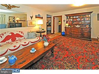 10 McCloskey Road Flourtown, PA 19031 - Photo 5 of 12 Living Room