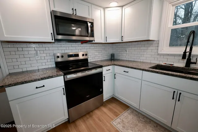 $308,000 | 9 Clayton Lane, Scott Township, PA 18447