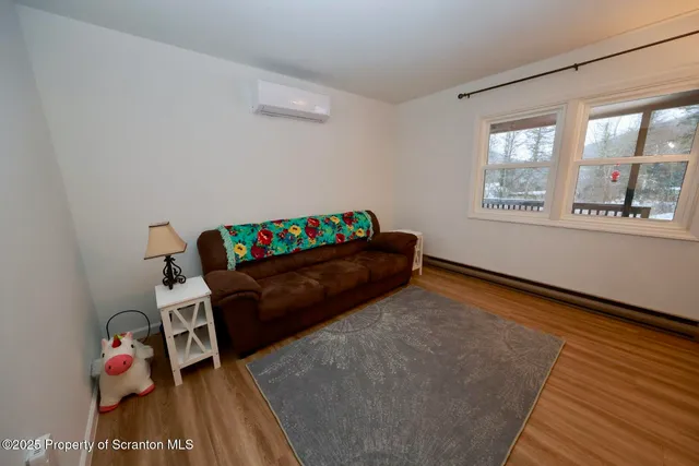 $308,000 | 9 Clayton Lane, Scott Township, PA 18447