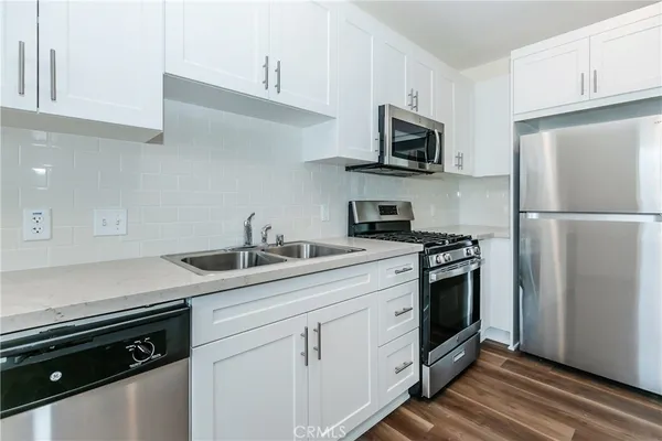 $2,150 | 16850 Muscatel Street, Hesperia, CA 92345