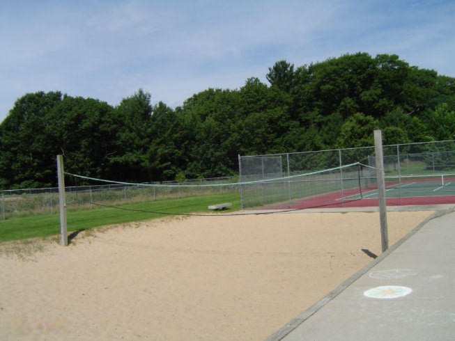 18400 North Ridge Court, Unit 24 Spring Lake, MI 49456 - Photo 20 of 21 Volleyball Ct.