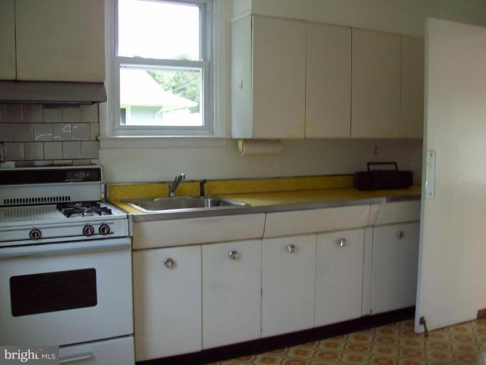 10008 Lyons Mill Road Owings Mills, MD 21117 - Photo 10 of 15 Kitchen