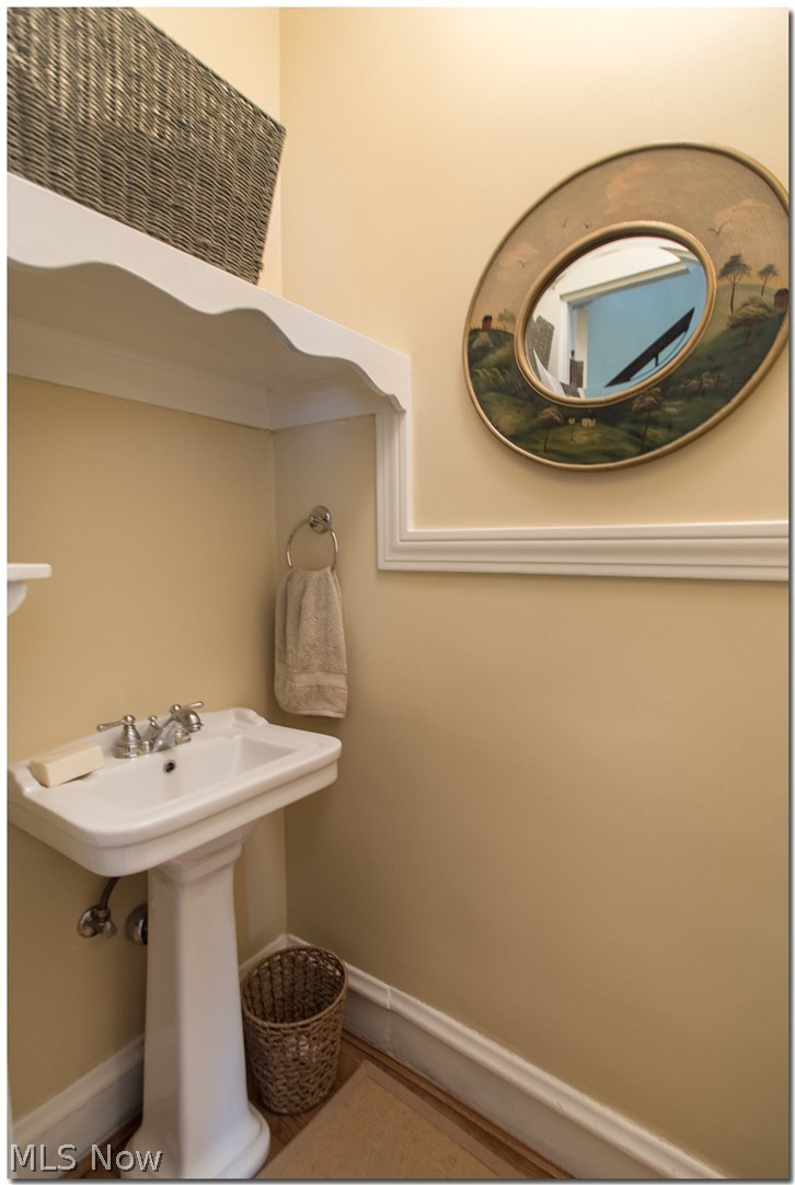2565 Guilford Road Cleveland, OH 44118 - Photo 16 of 21 Gallery Image 16
