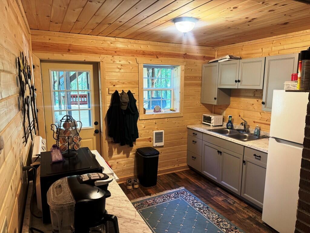 9752 Grapefield Road Bastian, VA 24314 - Photo 21 of 34 Gallery Image 21