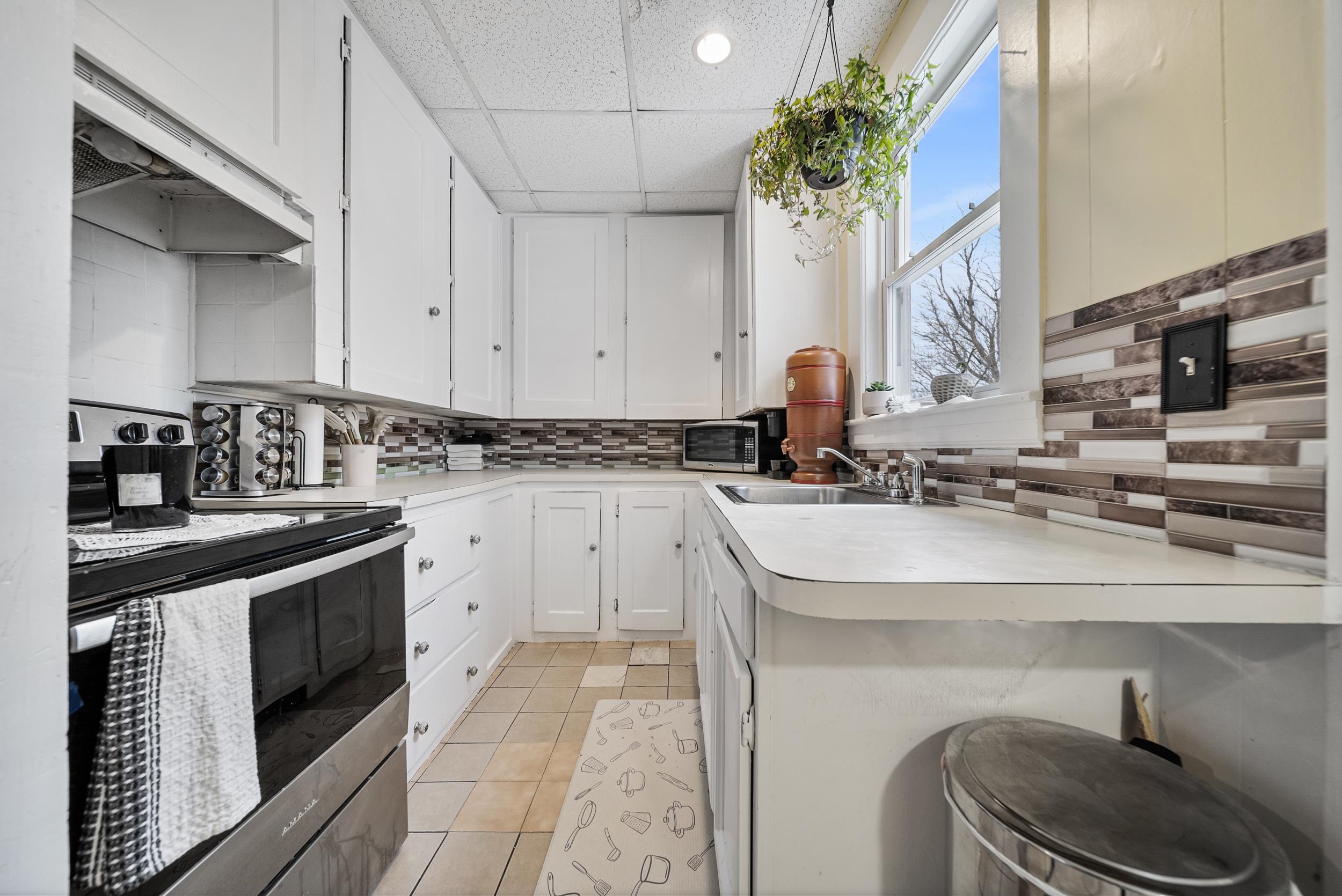 17 1/2 Balcom Street Nashua, NH 03060 - Photo 15 of 51