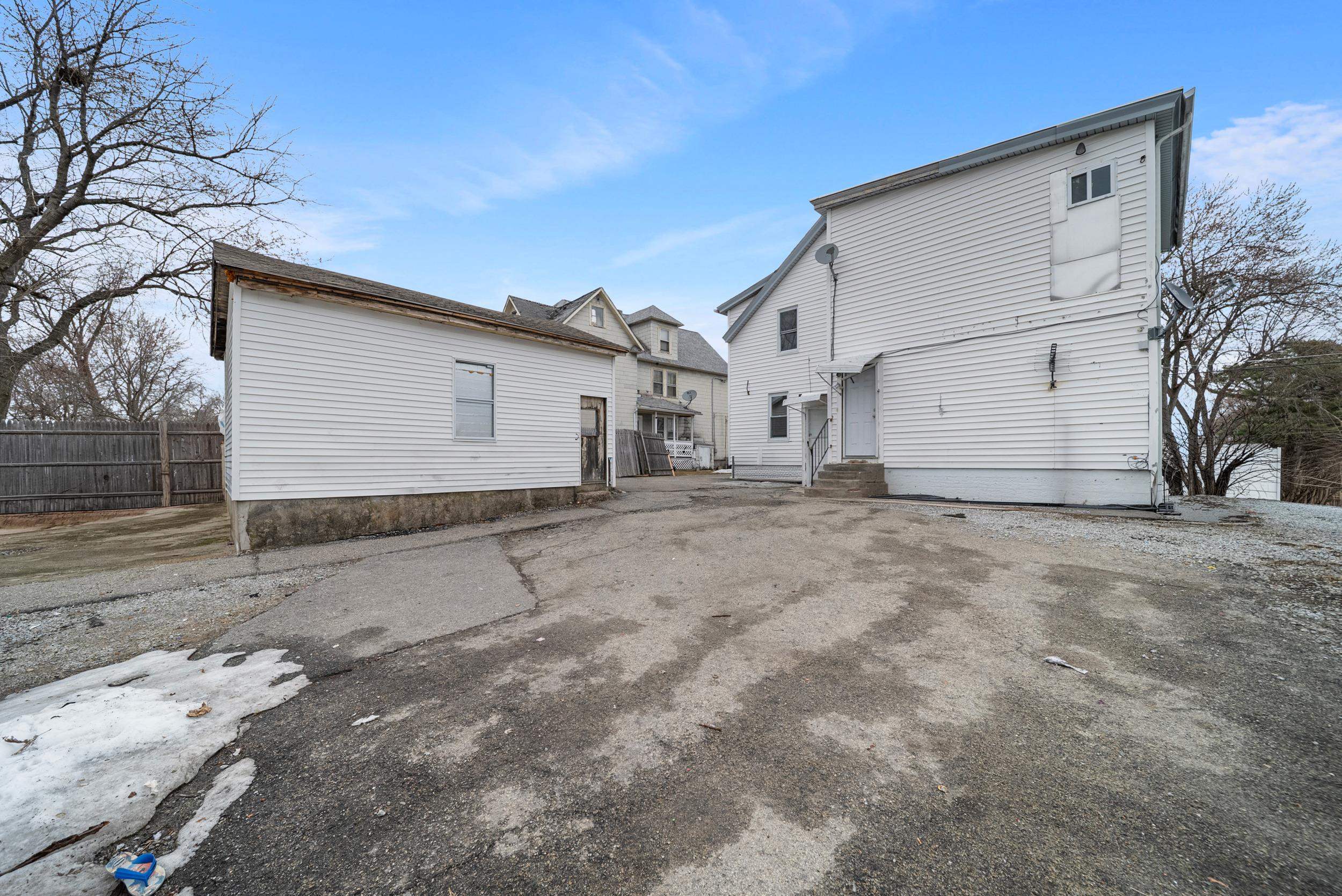 17 1/2 Balcom Street Nashua, NH 03060 - Photo 2 of 51