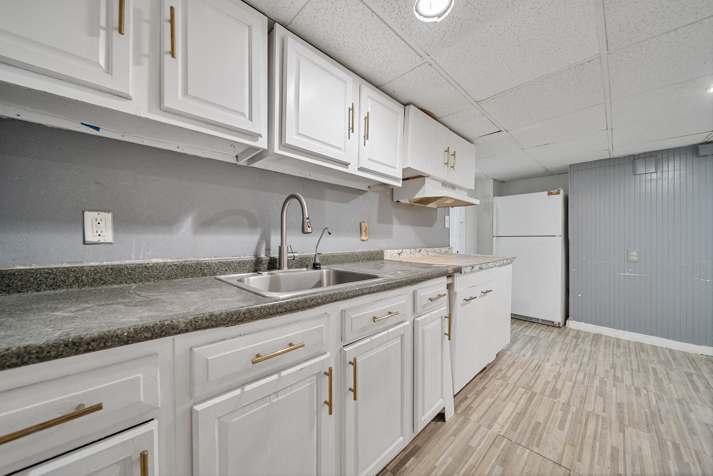 17 1/2 Balcom Street Nashua, NH 03060 - Photo 34 of 51