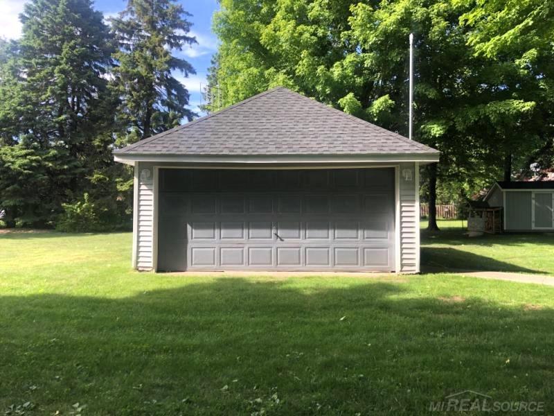 2375 Lakeshore Road Applegate, MI 48401 - Photo 24 of 36 50099064-23.JPG