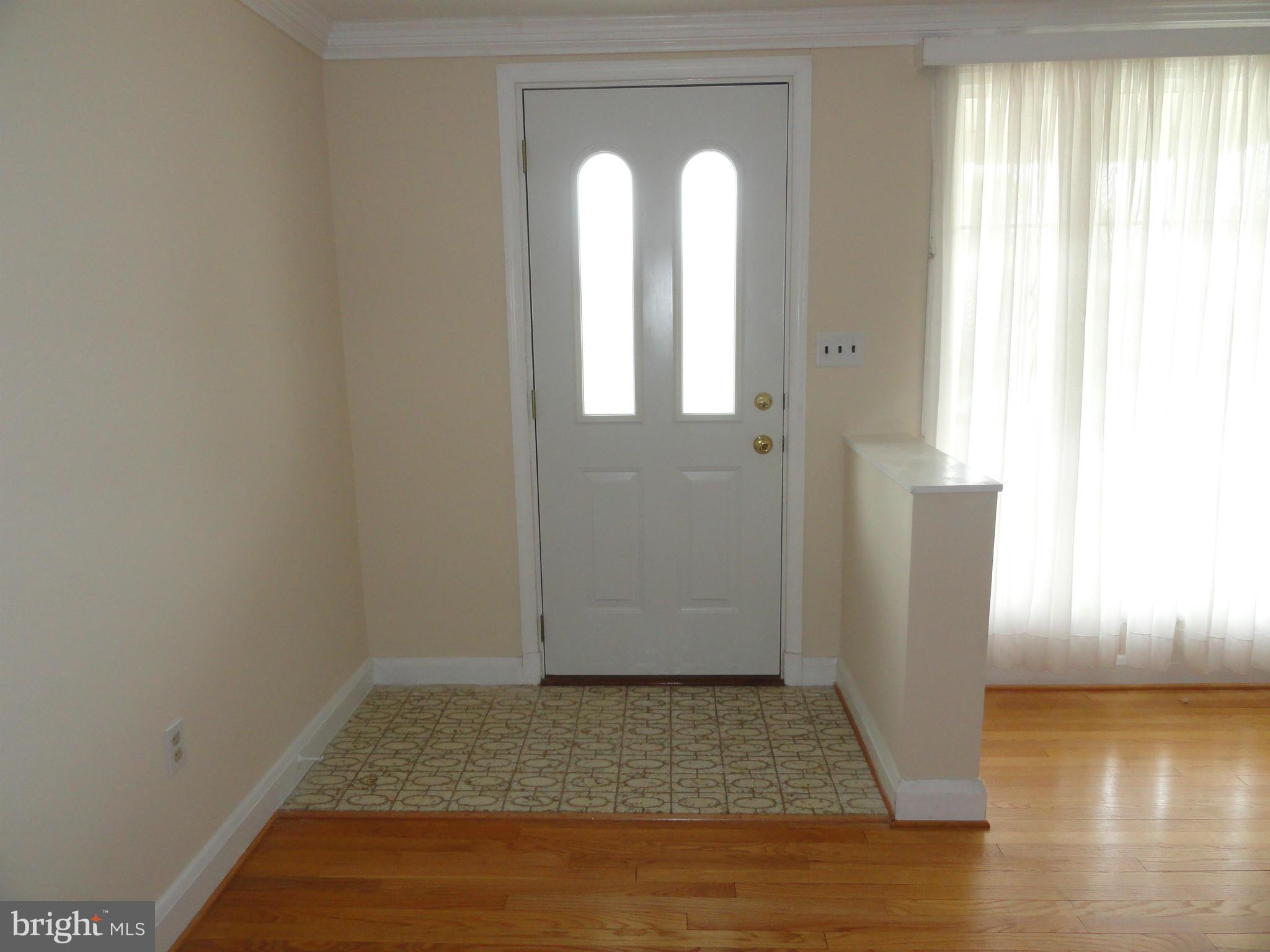 5620 Braxfield Road Baltimore, MD 21227 - Photo 14 of 25 Interior (General)