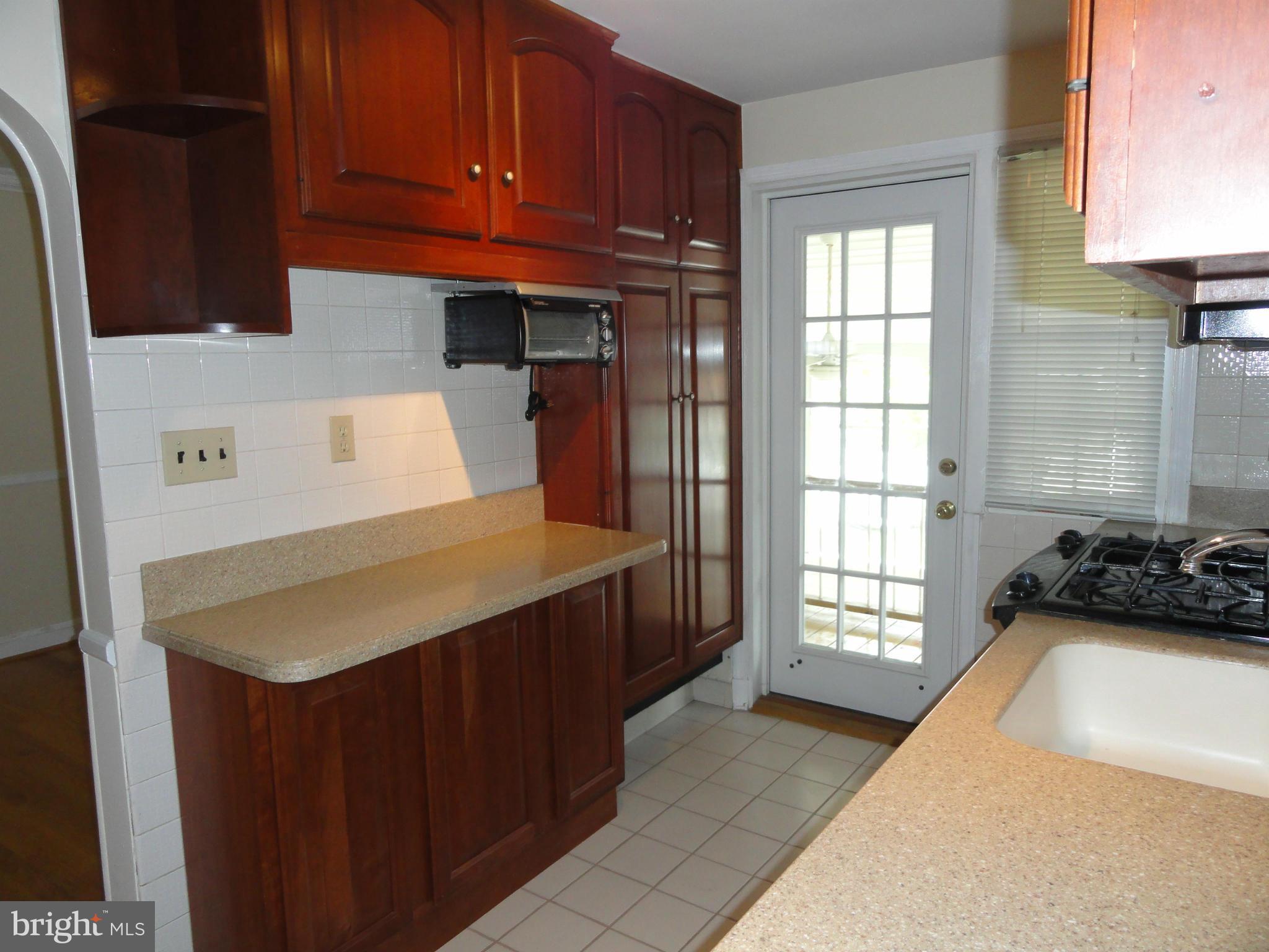 5620 Braxfield Road Baltimore, MD 21227 - Photo 3 of 25 Kitchen