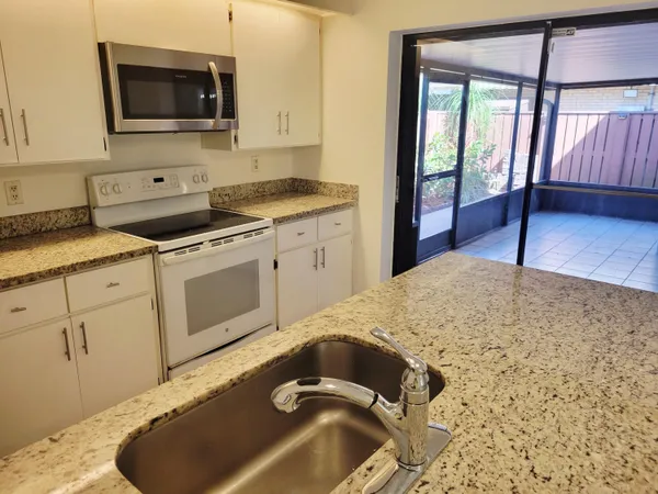 $2,250 | 6407 64th Way, West Palm Beach, FL 33409