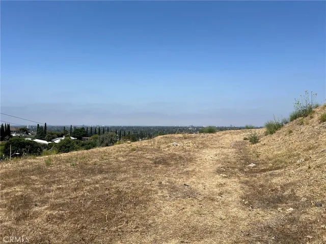 a view of a lake with houses