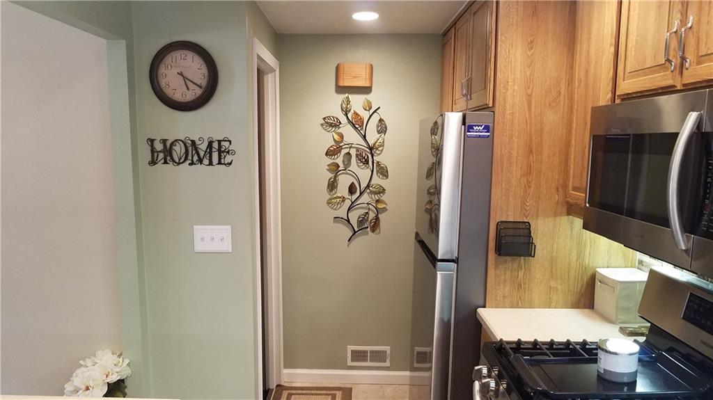 4305 Highgrove Road Pittsburgh, PA 15236 - Photo 14 of 24 Yes this is truly a home!!!