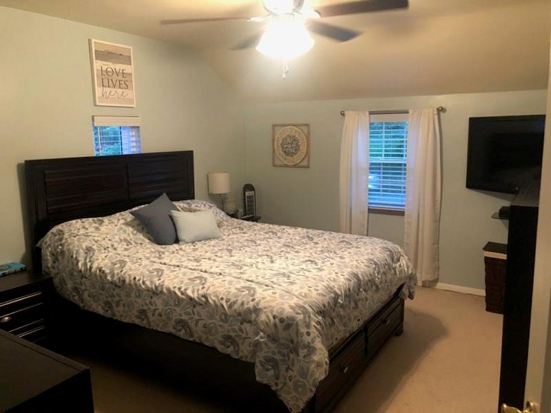 4305 Highgrove Road Pittsburgh, PA 15236 - Photo 15 of 24 Nice size master bedroom!! Cute as a button!!