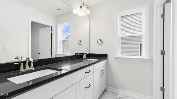 a close view of sink and tap