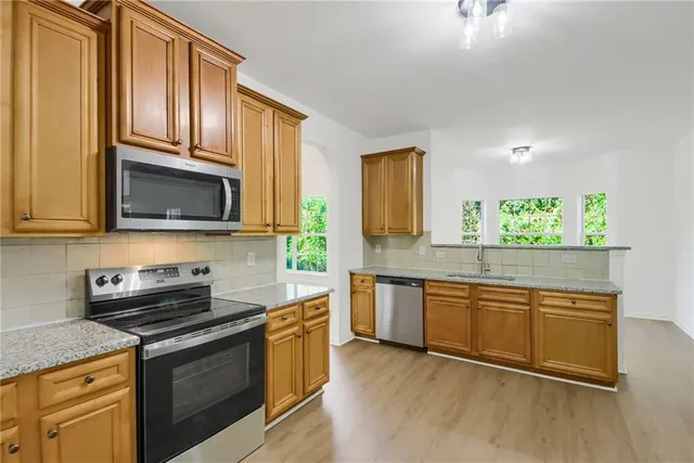 $314,500 | 1432 Shadow Creek Avenue, Hampton, GA 30228