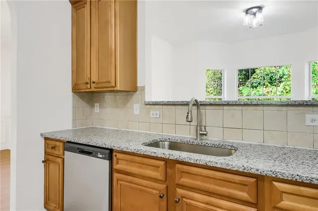 $314,500 | 1432 Shadow Creek Avenue, Hampton, GA 30228