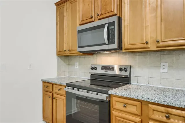 $314,500 | 1432 Shadow Creek Avenue, Hampton, GA 30228