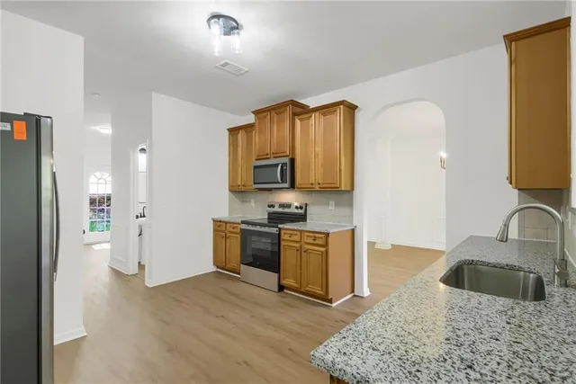 $314,500 | 1432 Shadow Creek Avenue, Hampton, GA 30228