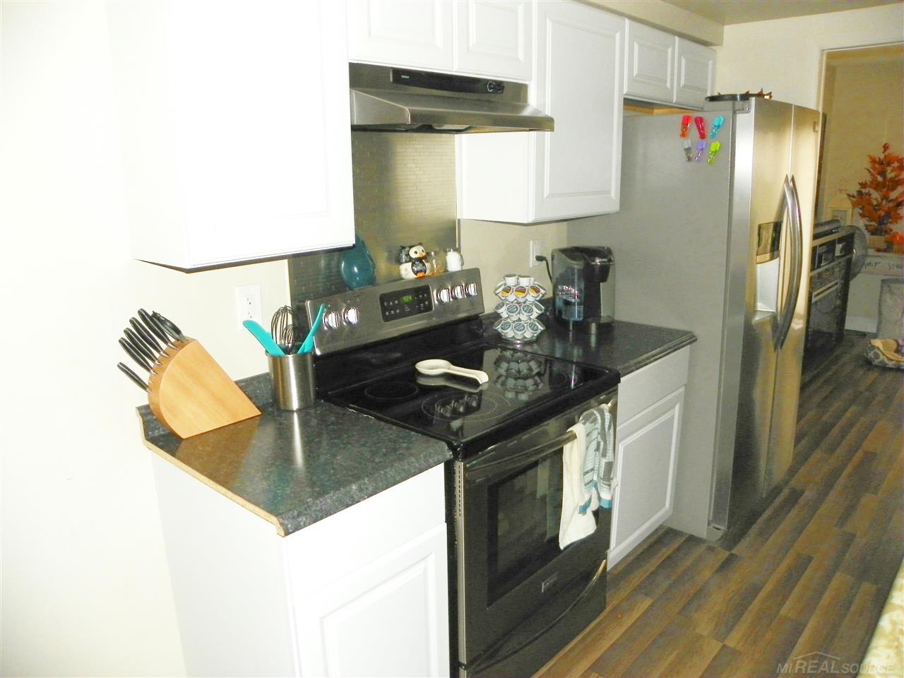 1432 Oakbrook Rochester Hills, Unit BLDG 12 Rochester, MI 48307 - Photo 4 of 19