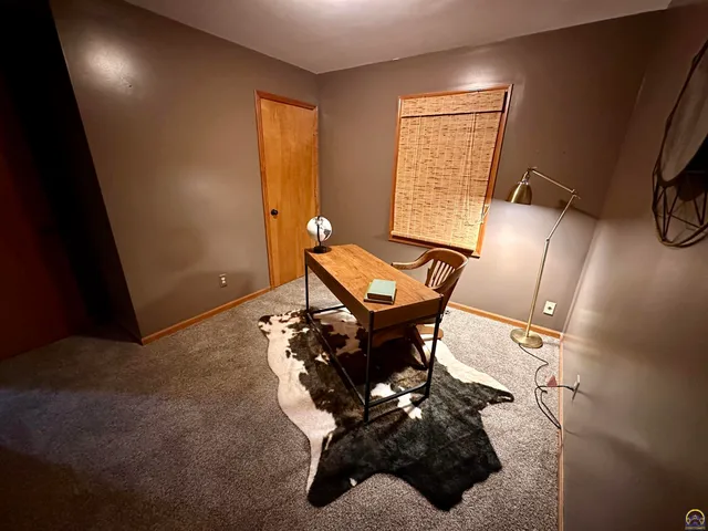 $224,900 | 300 Kellogg Lane, Auburn, KS 66402