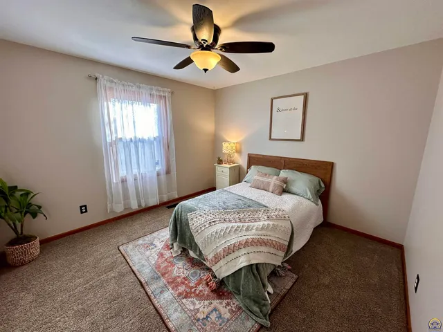 $224,900 | 300 Kellogg Lane, Auburn, KS 66402