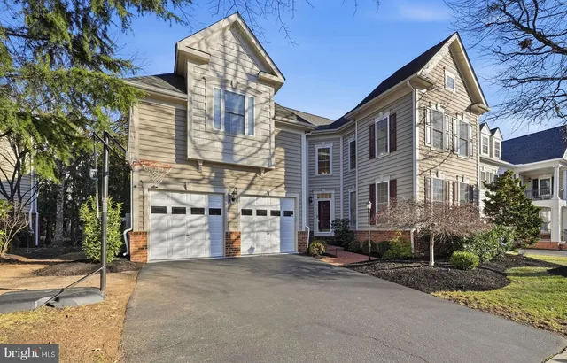$1,225,000 | 22773 Highcrest Circle, Brambleton, VA 20148