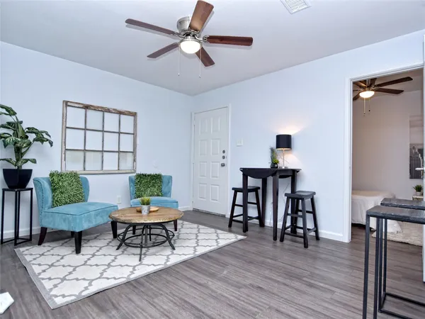 $900 | 1840 Burton Drive, Unit 109, Austin, TX 78741