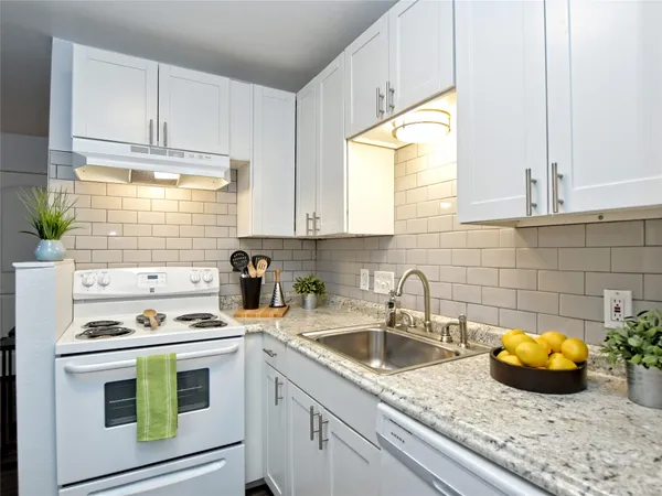 $900 | 1840 Burton Drive, Unit 109, Austin, TX 78741