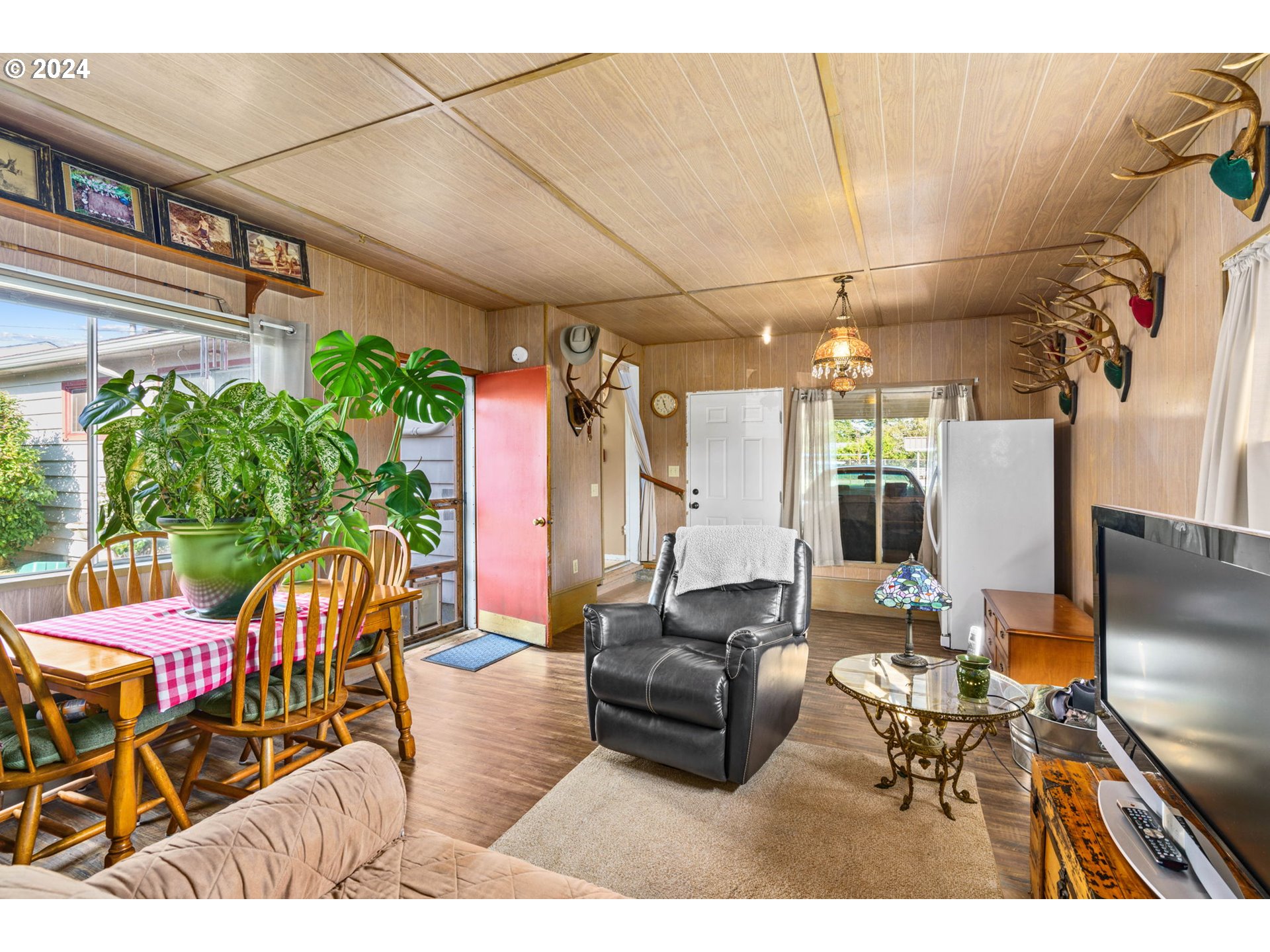 2290 18th Street Florence, OR 97439 - Photo 23 of 32 a outdoor living space with furniture