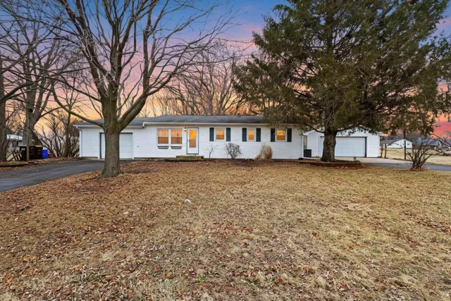 $129,900 | 219 River Road, Rochelle, IL 61068