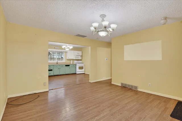 $129,900 | 219 River Road, Rochelle, IL 61068