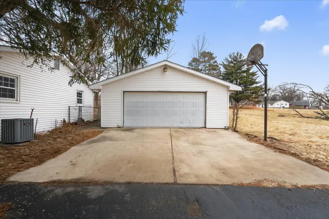 $129,900 | 219 River Road, Rochelle, IL 61068