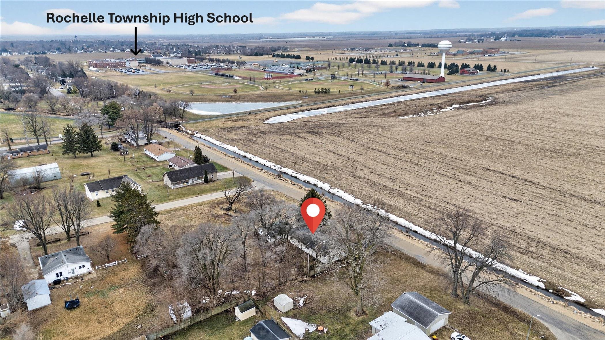 219 River Road Rochelle, IL 61068 - Photo 4 of 40 a view of a city