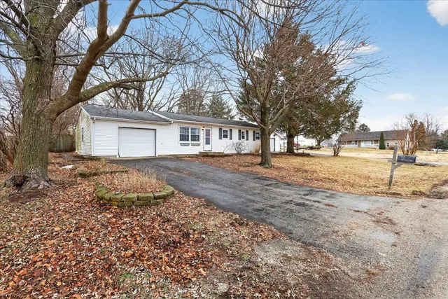 $129,900 | 219 River Road, Rochelle, IL 61068