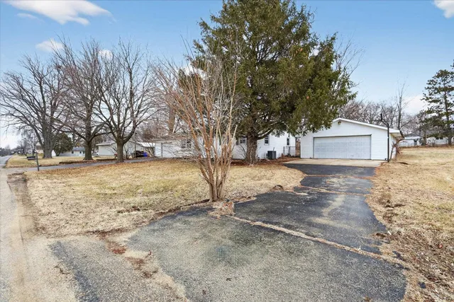 $129,900 | 219 River Road, Rochelle, IL 61068