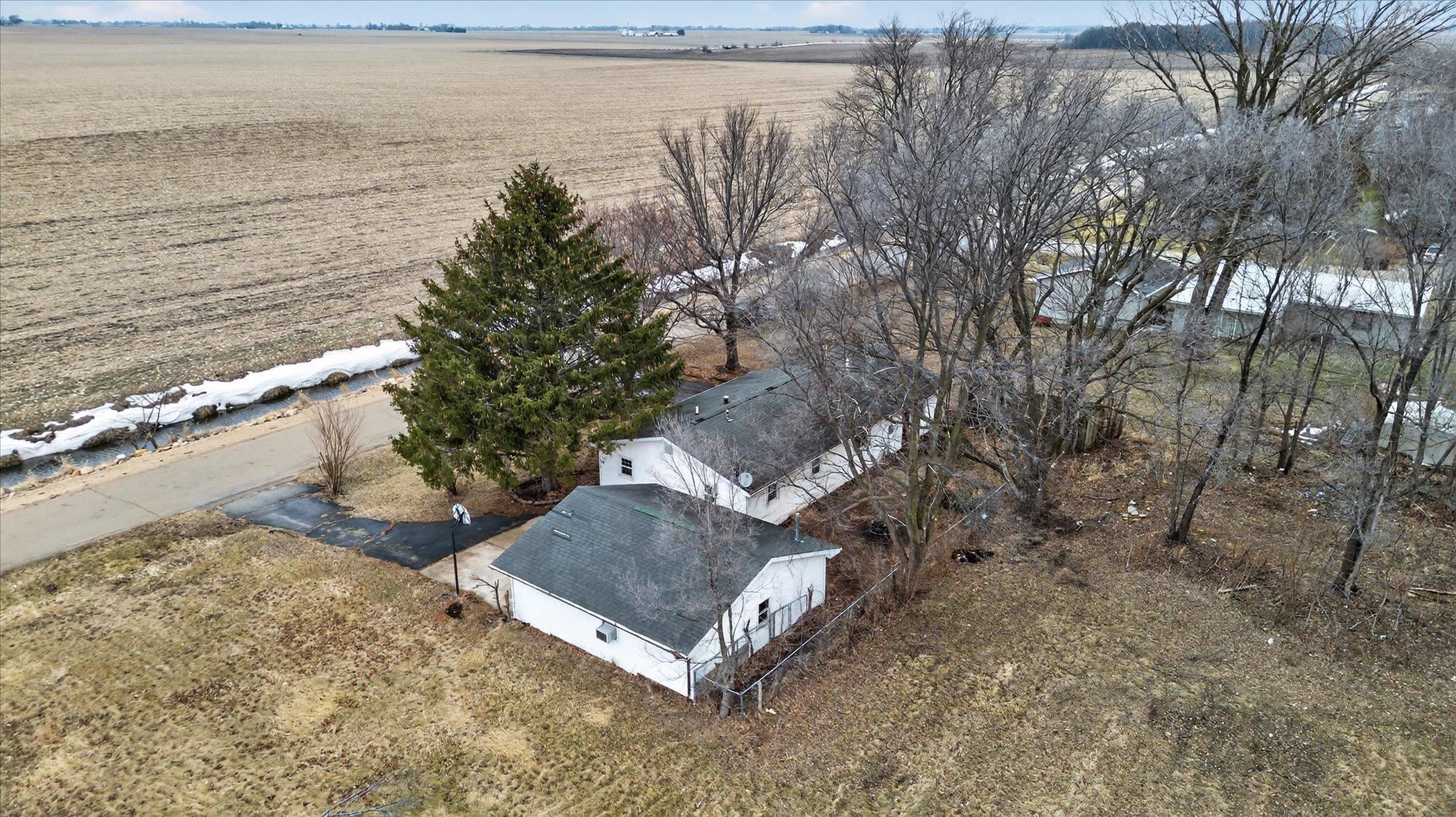219 River Road Rochelle, IL 61068 - Photo 7 of 40 a view of ocean view with large trees