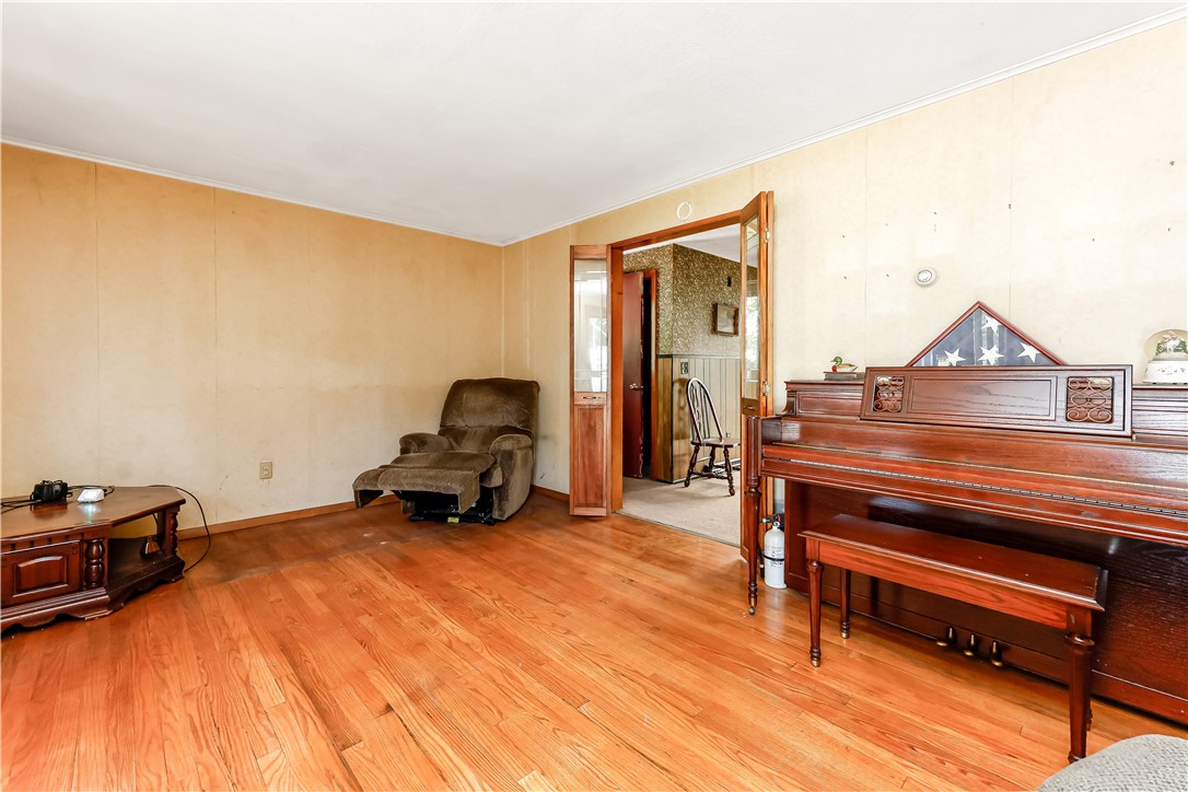 27 Douglas Circle Smithfield, RI 02828 - Photo 14 of 42