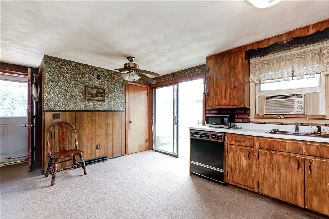 27 Douglas Circle Smithfield, RI 02828 - Photo 8 of 42