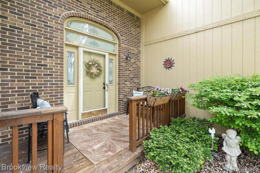 2255 Crystal Drive Rochester Hills, MI 48309 - Photo 2 of 29