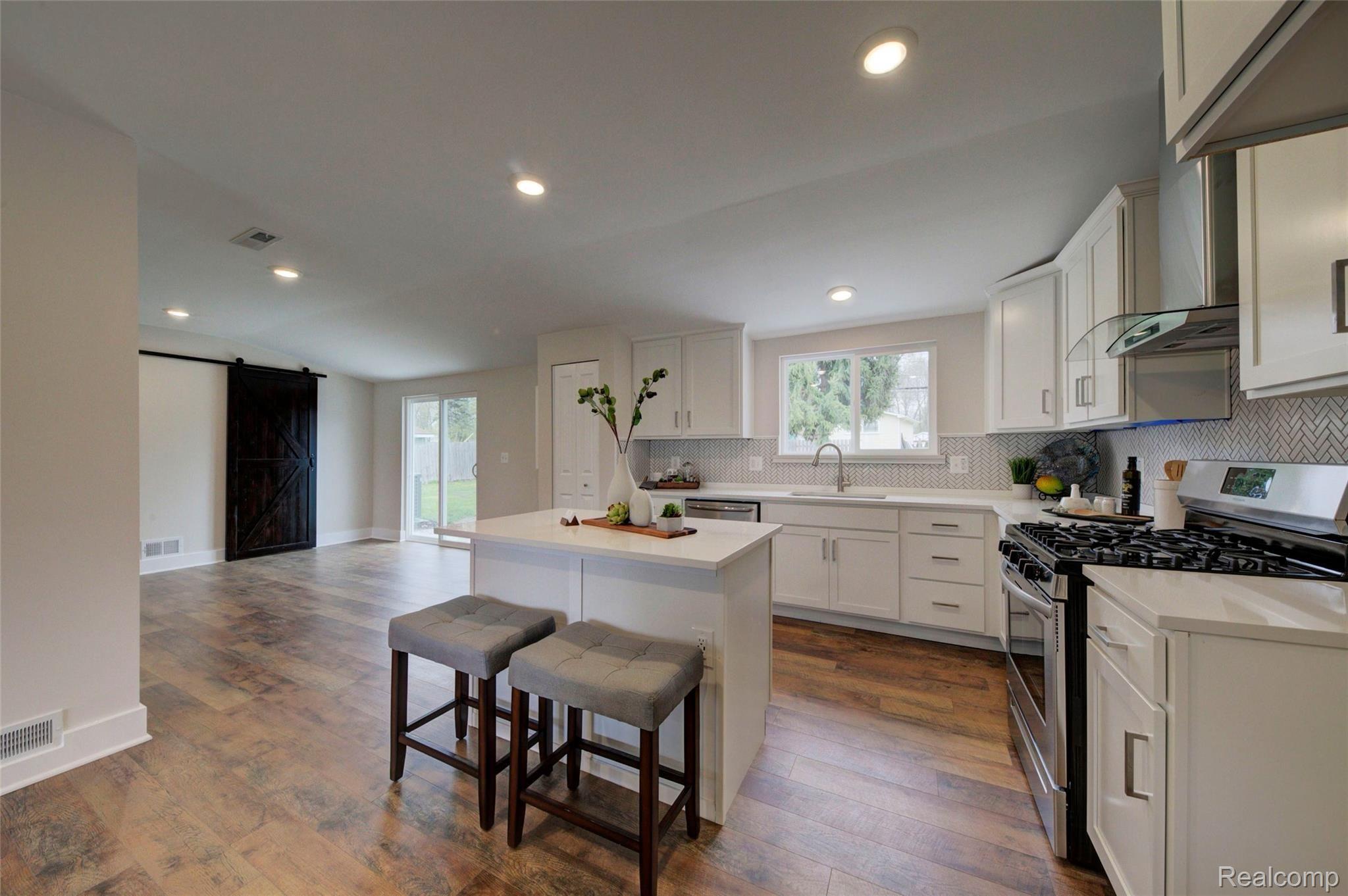 1304 Decker Road Walled Lake, MI 48390 - Photo 14 of 39 4H8A7490_1_2.jpg