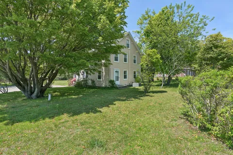 37 North Bishop Lane, Southampton, NY 11968