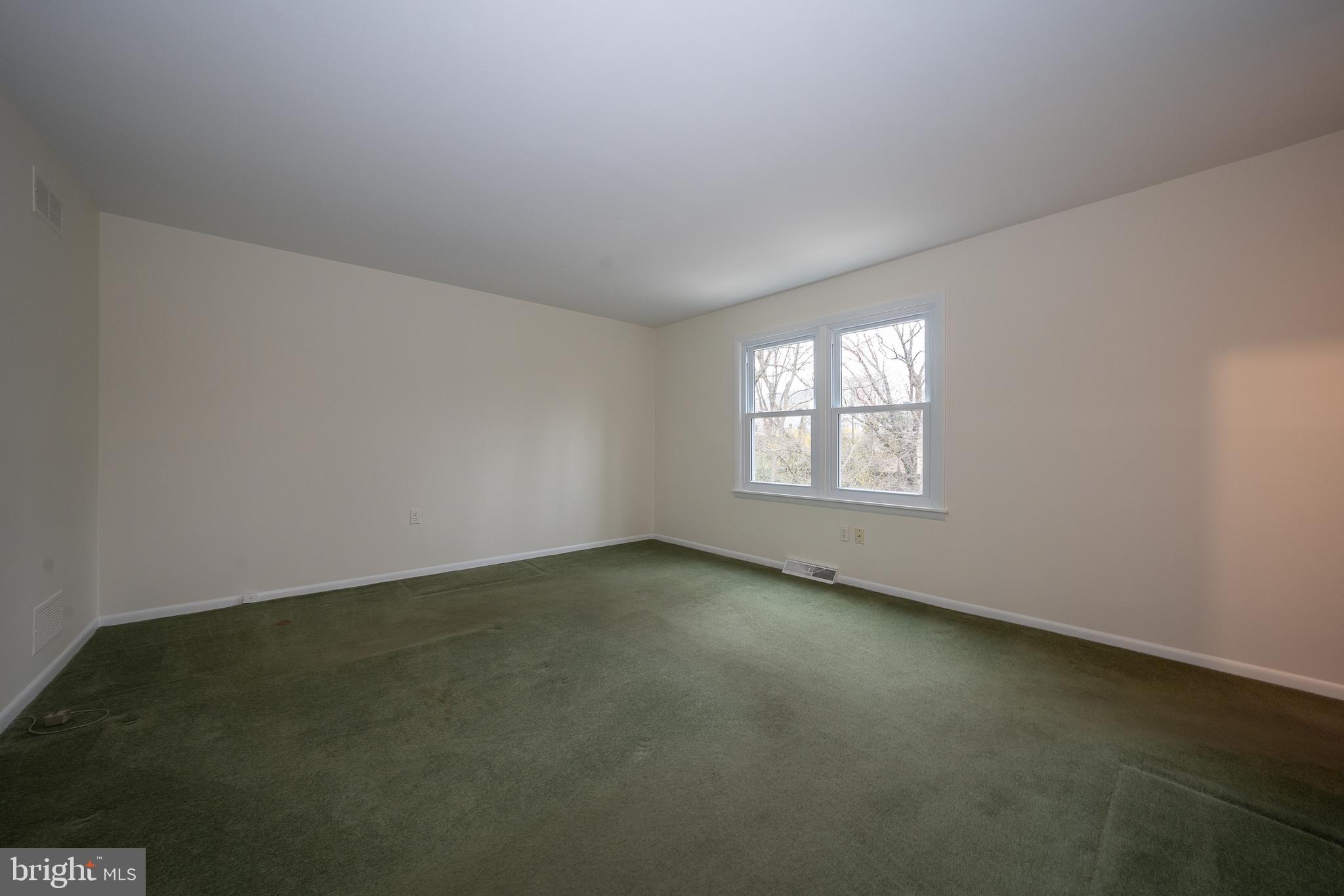 107 Cove Road Broomall, PA 19008 - Photo 15 of 41 Main Level ensuite Bedroom
